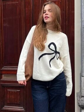 Subdued Italian Brandy Melville Oversized Bow Ribbon Sweater